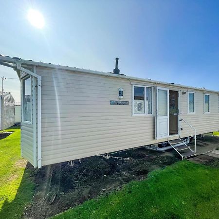 Отель Lovely Caravan With Wifi At Broadland Sands In Suffolk Ref 20035Bs Hopton on Sea Экстерьер фото