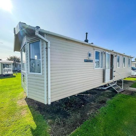 Отель Lovely Caravan With Wifi At Broadland Sands In Suffolk Ref 20035Bs Hopton on Sea Экстерьер фото
